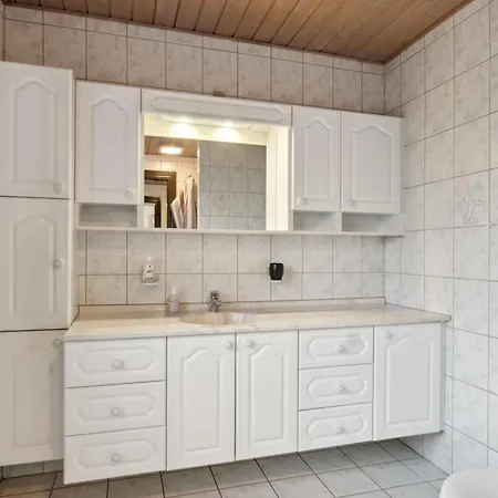 Townhouse With Nature As Neighbor * Brande