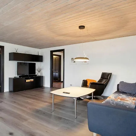 Townhouse With Nature As Neighbor Brande