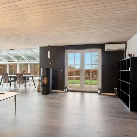 Townhouse With Nature As Neighbor Villa