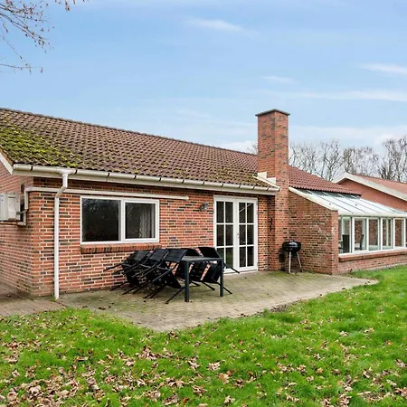 Townhouse With Nature As Neighbor *