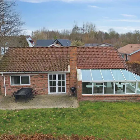 Townhouse With Nature As Neighbor