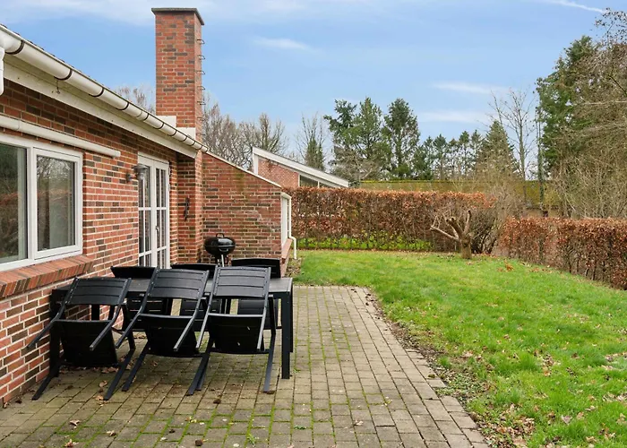 Townhouse With Nature As Neighbor